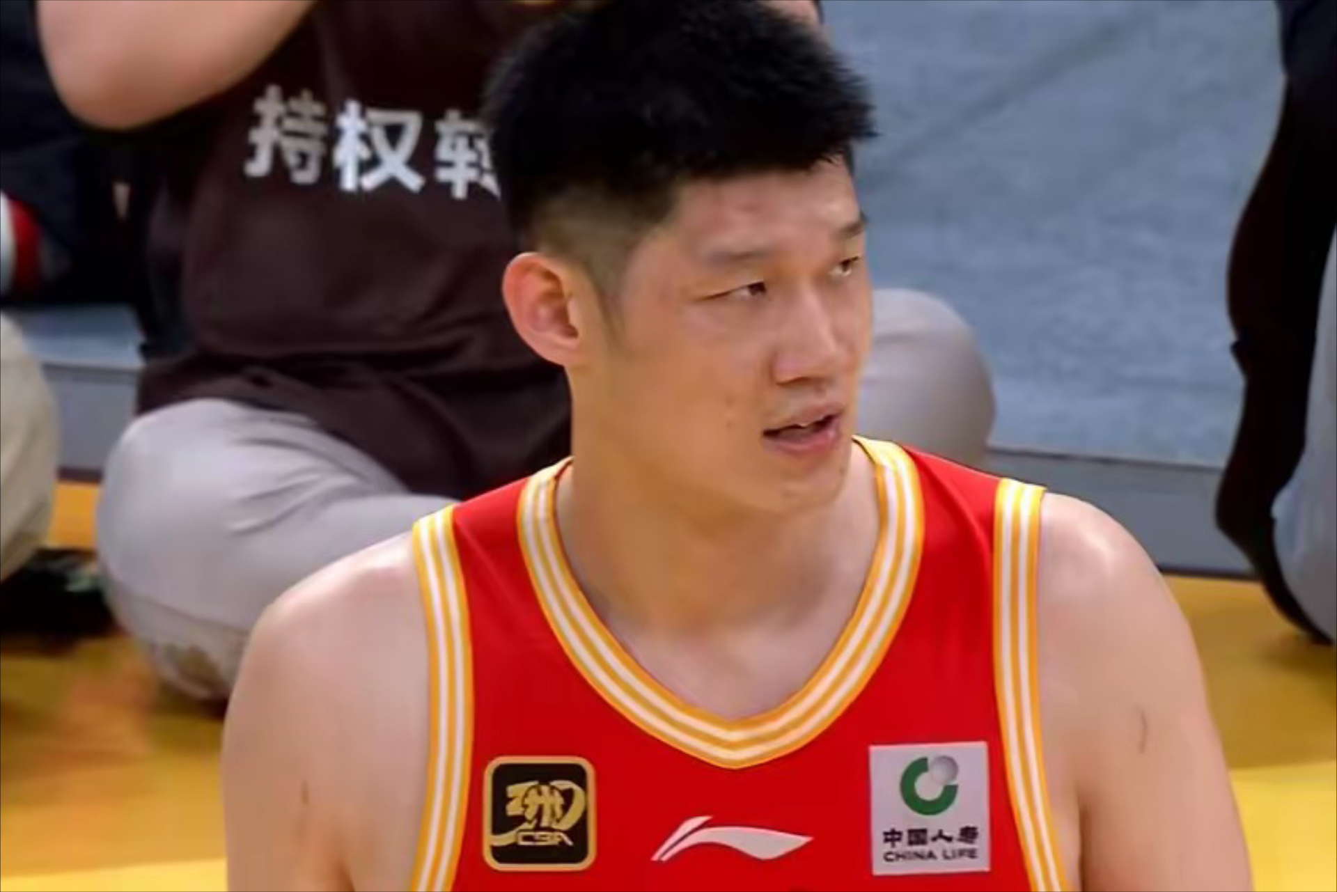 鹈鹕力克深圳队，孙铭徽惊艳四座