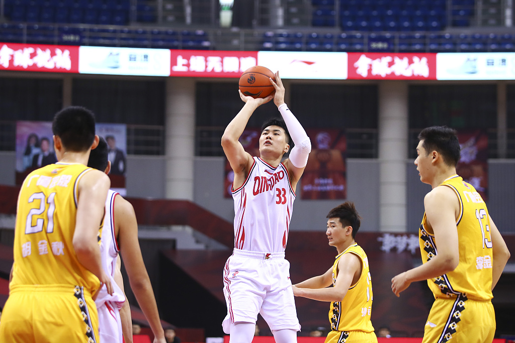 鹈鹕力克深圳队，孙铭徽惊艳四座