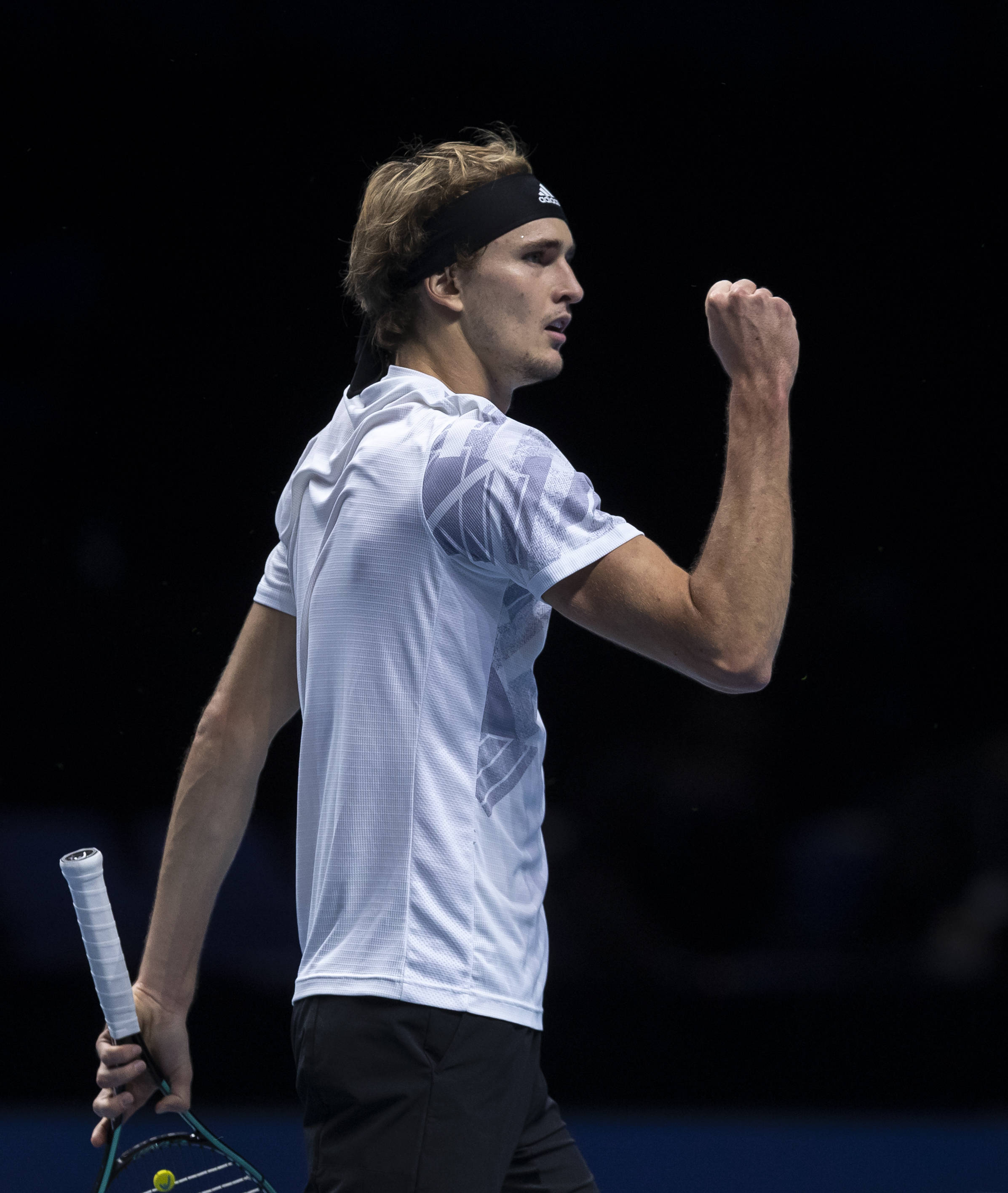 年终总决赛轻取ATP总决赛,兹维列夫状态火热 年终总决赛轻取ATP总决赛,兹维列夫状态火热