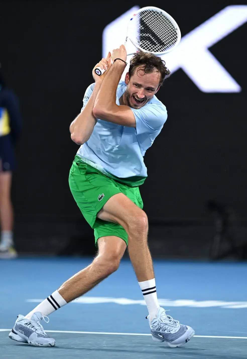 法国网球队爆冷美国网球队，梅德韦杰夫三分雨点燃全场