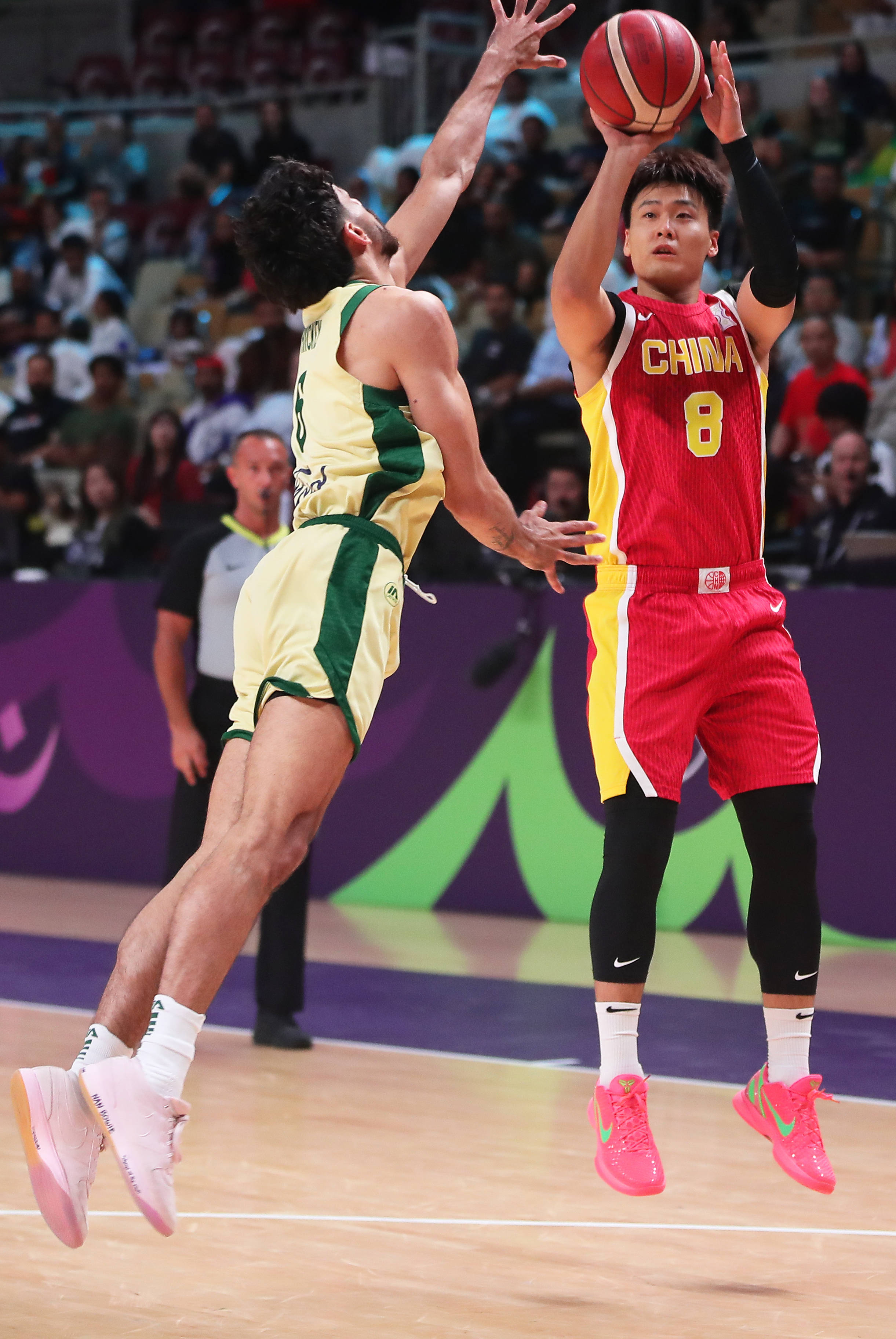 亚洲杯篮球赛进入关键阶段,中国队表现不俗 亚洲杯篮球赛进入关键阶段,中国队表现不俗