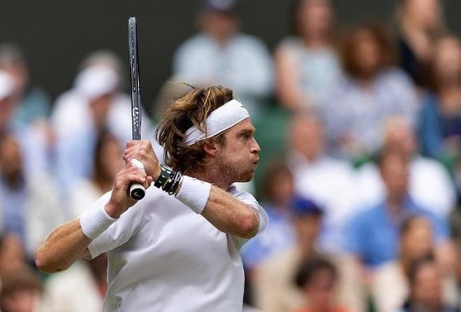 雄狮队连胜湖人队，晋级西部半决赛