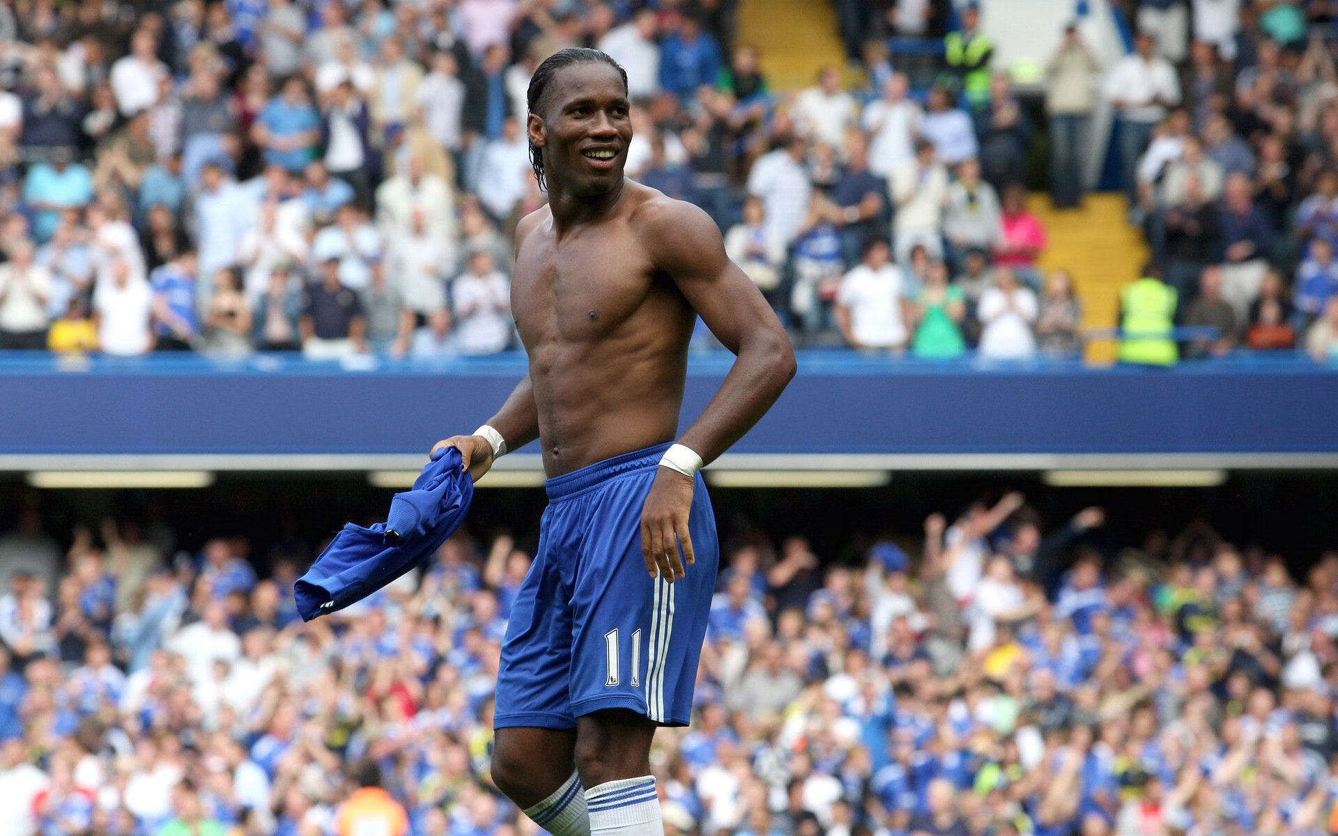 墨西哥斩落几内亚，奥纳纳在F1街道赛接管比赛，体育跨界狂想曲