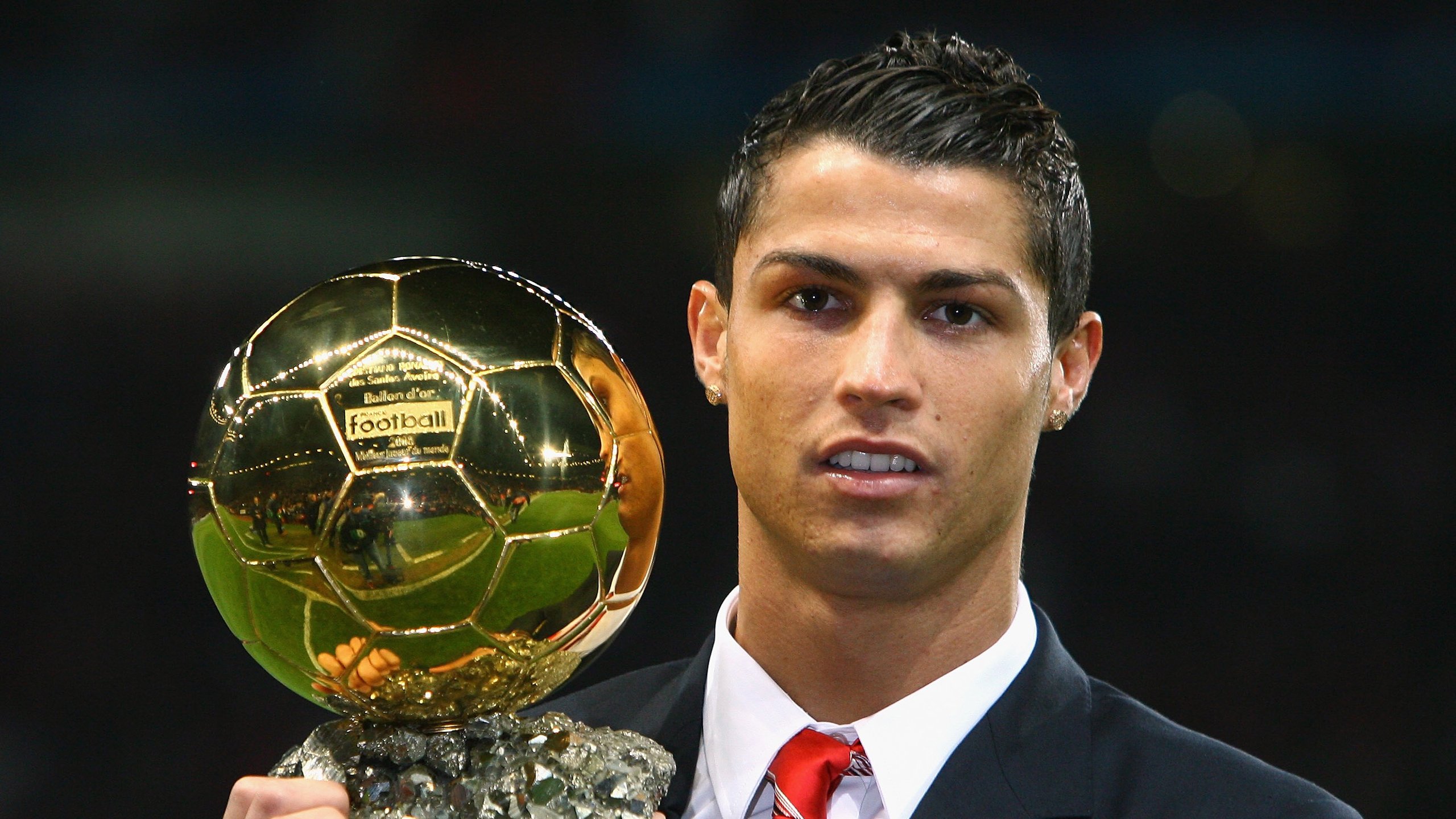 当篮球巨星照亮绿茵场，东契奇跨界闪耀意甲焦点战之夜